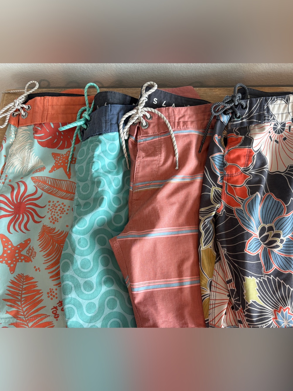 VISSLA (4) boys board shorts - Size 23/24